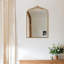 Miroir arqué, décoration murale d'inspiration baroque-82283337-82379498