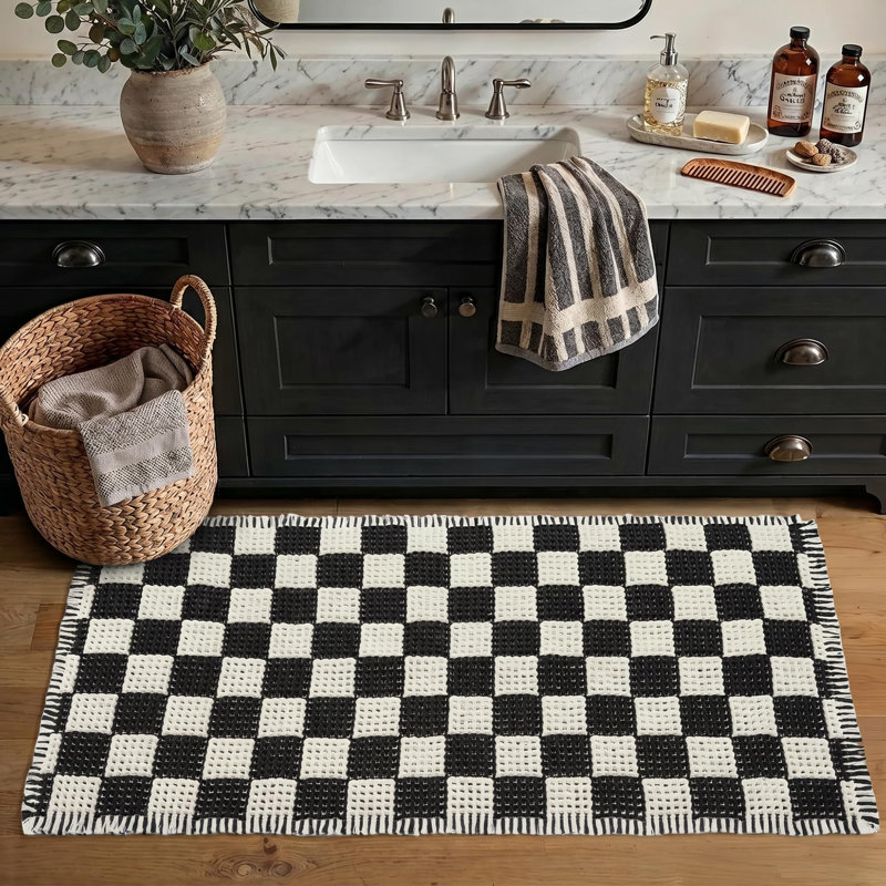 Tapis de salle de bain à carreaux gaufré 2 pi x 4 pi à carreaux gaufré noir et blanc avec pampilles, tapis de bain antidérapant et à séchage rapide pour meuble-lavabo double et cuisine, décor bohème lavable à la machine