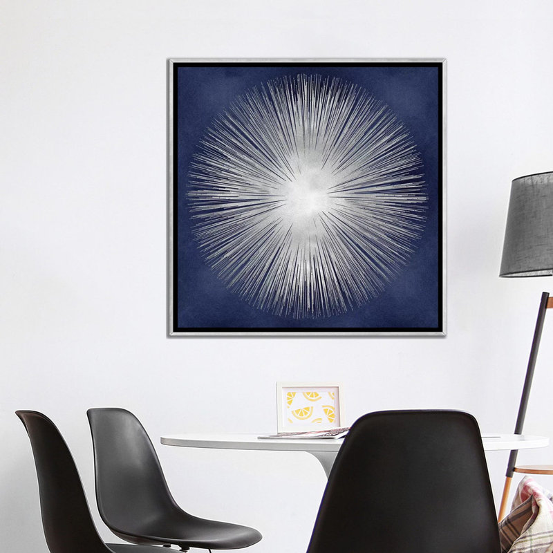 «Silver Sunburst On Blue I» par Abby Young - impression d'art graphique, Toile avec cadre argenté