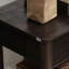 Table d'appoint brun foncé avec tiroirs et tablettes