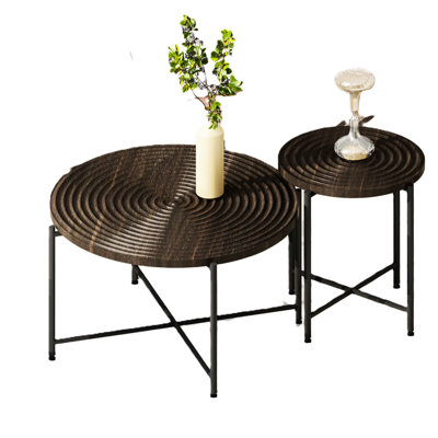 Paire de tables en noyer foncé - imperméable avec housse, pieds cylindriques vieillis pour le décor de la maison, café et noyer d'extrémité, et cylindre en métal noir stable