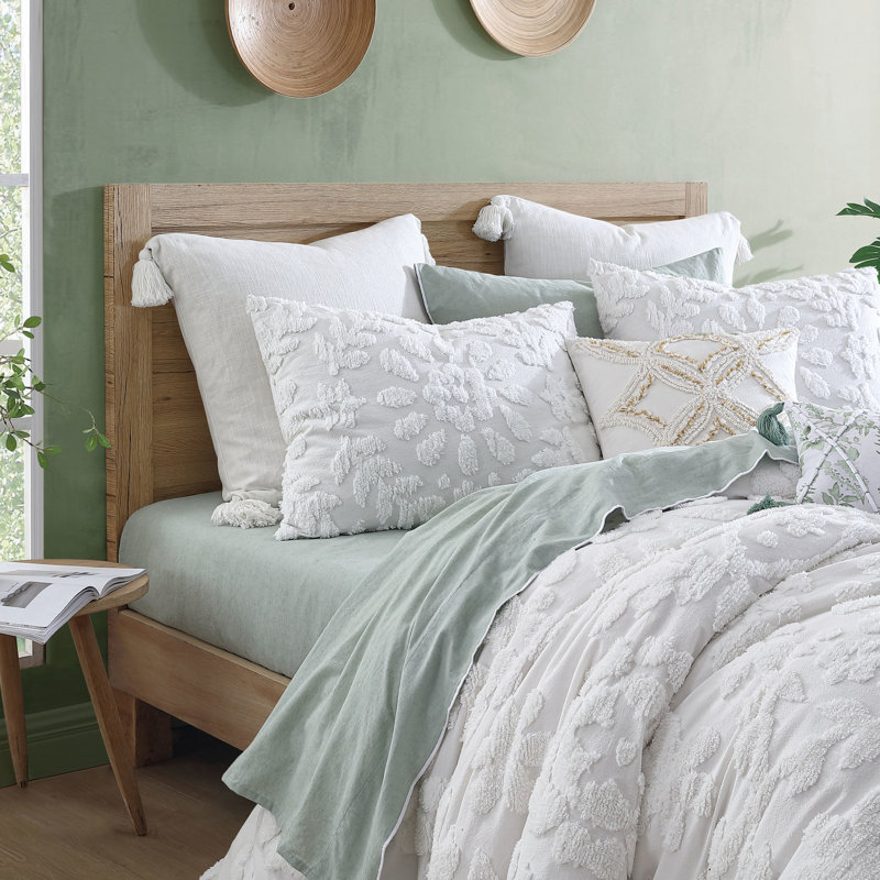 White Cotton Chenille Laurel King Comforter Set