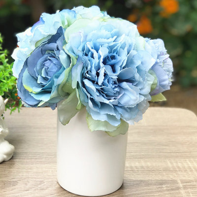 Agencement floral en soie mélangée pivoines et roses et maîtresses en vase