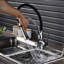 Robinet de cuisine flexible à poignée simple avec accessoires