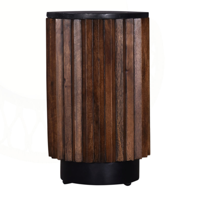 Charmante table d'appoint moderne avec fonctionnalité polyvalente et attrait intemporel