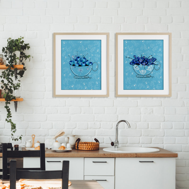 Ensemble de 2 tasses à thé Blue Fruit Teacups, par Susan Lugar, Cadre de récolte en pin, H 16 po x l 13 po