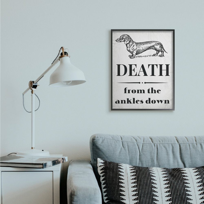 «Funny Dachshund Dog Ankle» par Daphne Polselli - impression d'art textuel, Cadre noir, H 30 po x l 24 po x 1,5 po