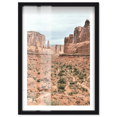 Décoration murale désert "Desert Views" par Notoriart, cadre noir, 25 x 37
