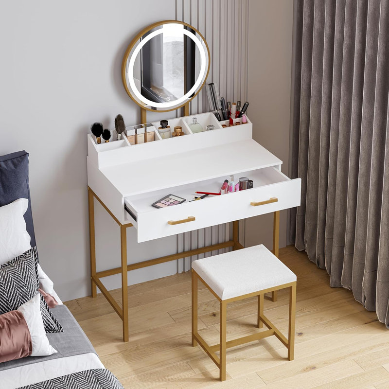 Bureau de maquillage avec miroir et lumières