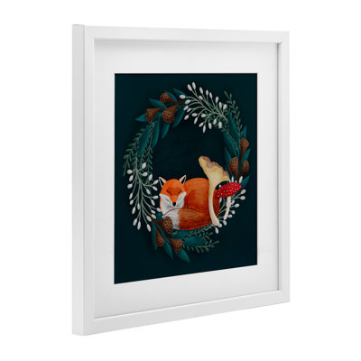 «Sleepy Fox in Botanical Wreath», reproduction sous verre encadrée, design par Metka Hiti