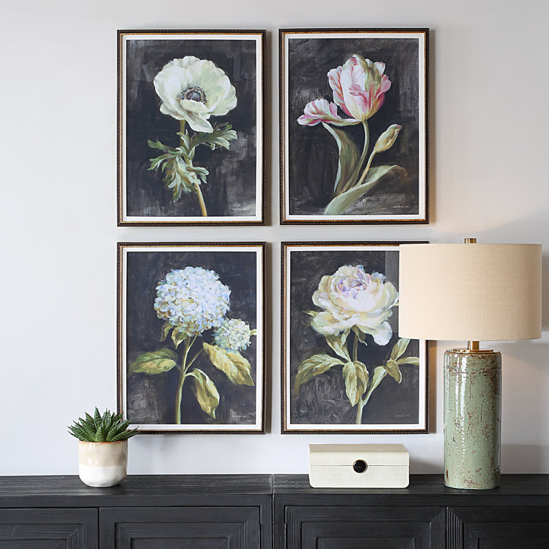 Fleurs sur fond noir, ensemble de 4