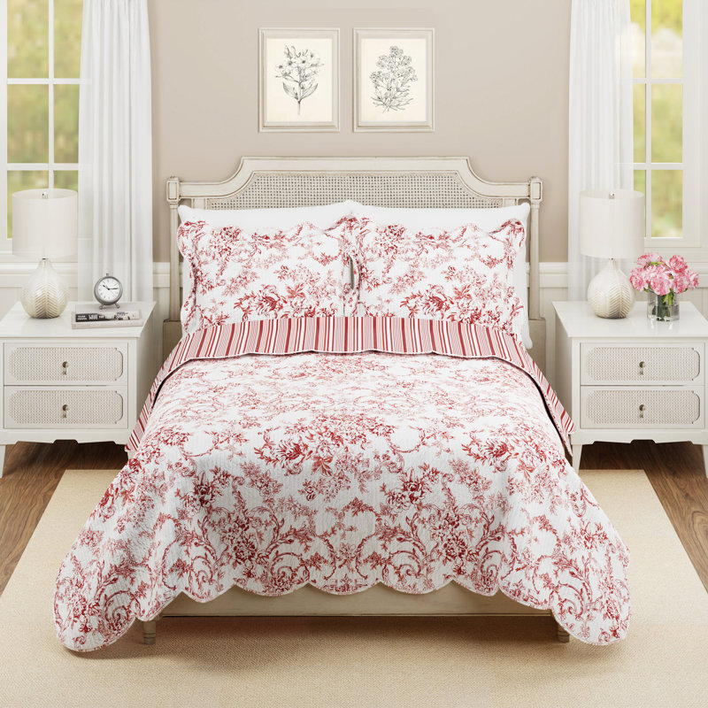 Red Full/Queen Cotton Reversible Quilt Set with Floral Print