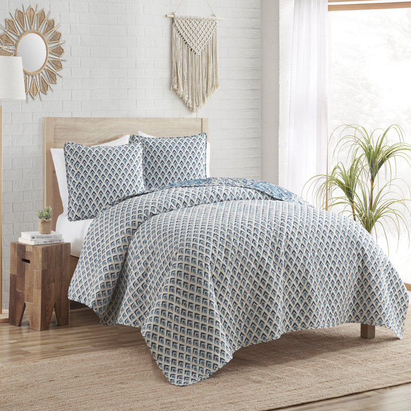 Blue Medallion Reversible Twin Microfiber Quilt Set