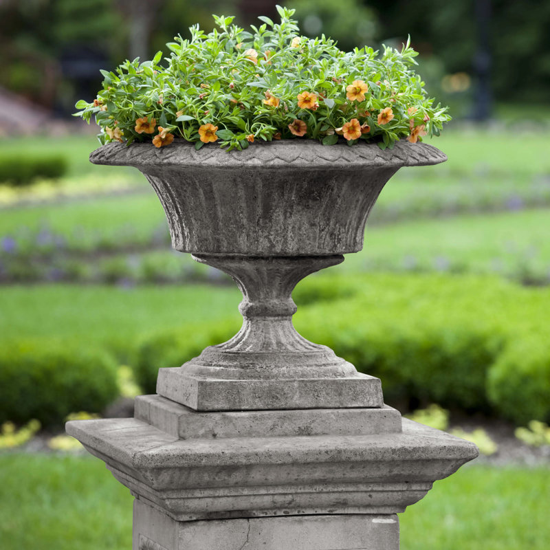 Pot à fleurs Smithsonian, Pierre grise