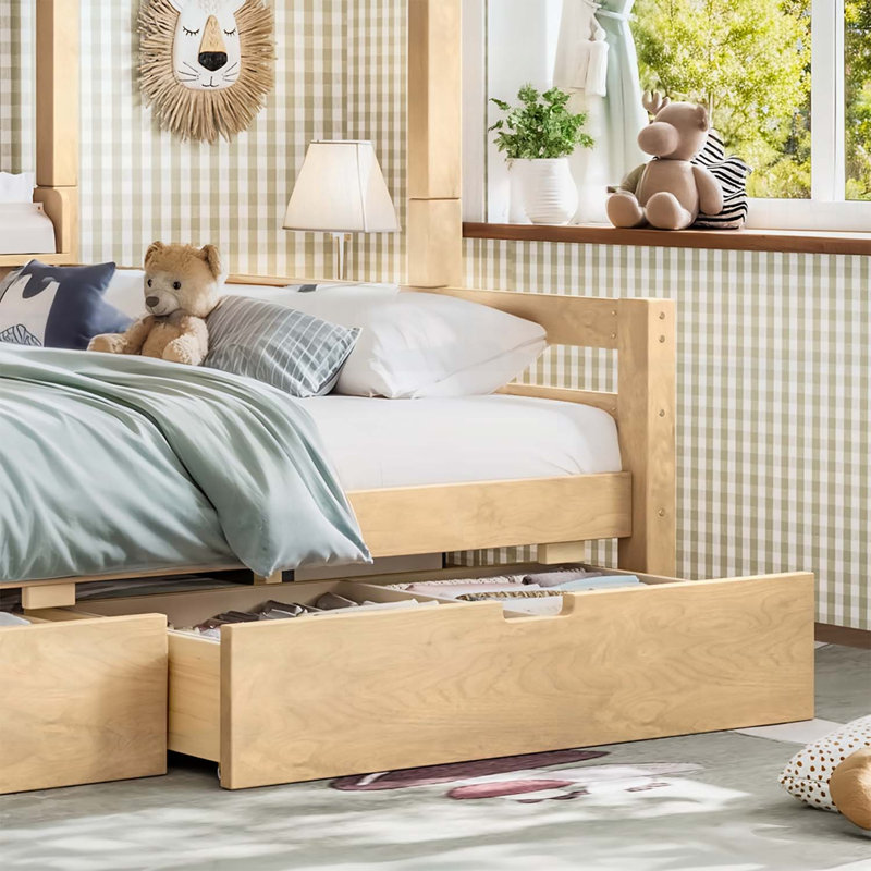 Lit simple superposé au dessus d'un lit double avec rangement, garde-corps courbés et tablettes latérales, structure en bois massif, aucun sommier nécessaire