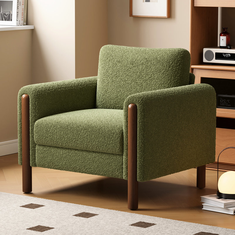 Surdimensionné - Revêtu de velours de qualité avec des pieds en noyer, un tissu de chaise de luxe imbattable et une structure en bois robuste offrent une sensation douillette