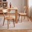 Lot de 2 chaises de salle à manger en bois d'hévéa avec dossier incurvé, robustes et confortables pour une utilisation intérieure, fini bois naturel
