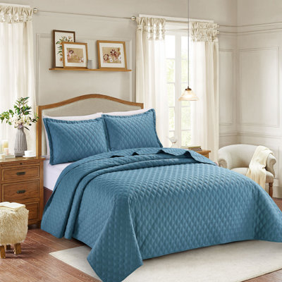 Bernet Polyester Geometric Shapes Bedspread with Pillowcases