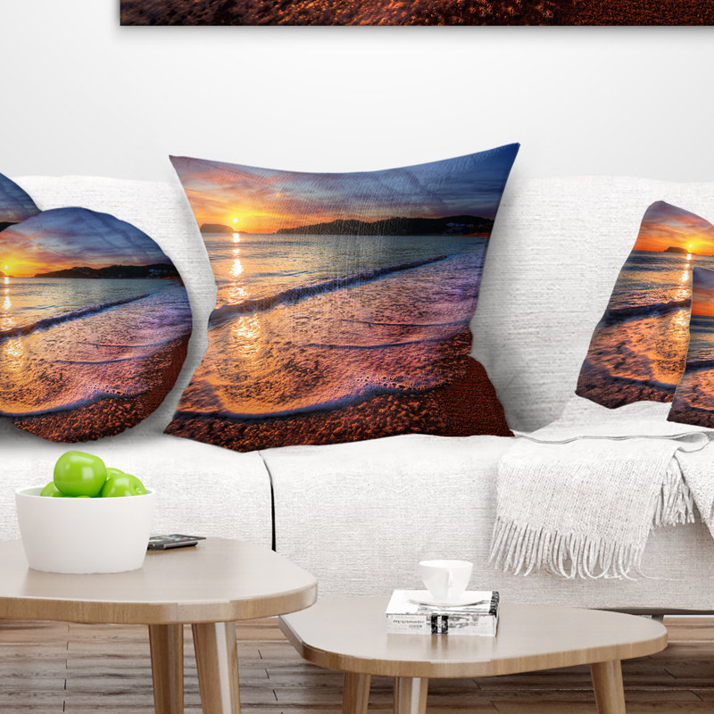 Oreiller écumant «Waves at Beautiful Sunset - Sea & Shore», 18 po x 18 po, Coussin décoratif