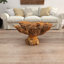 Table basse en bois de teck brun à la main avec plateau en verre transparent