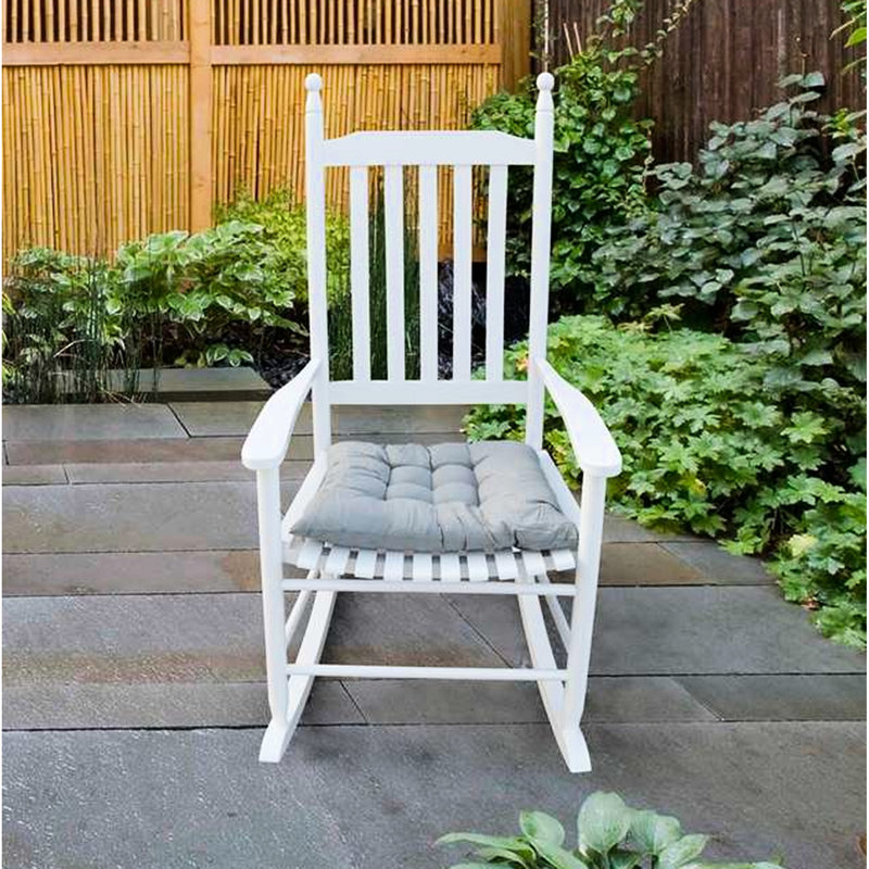Chaise berçante en bois massif blanc - vous procure une sensation de confort avec un siège et des accoudoirs larges et un dossier à lattes robuste. Facile à assembler. Chaise en bois avec limite de poids de 250 lb, fabriquée en bois franc