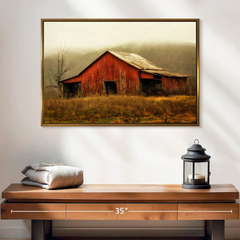 Skylight Barn dans le brouillard, Cadre flottant doré, 25 po x 17 po
