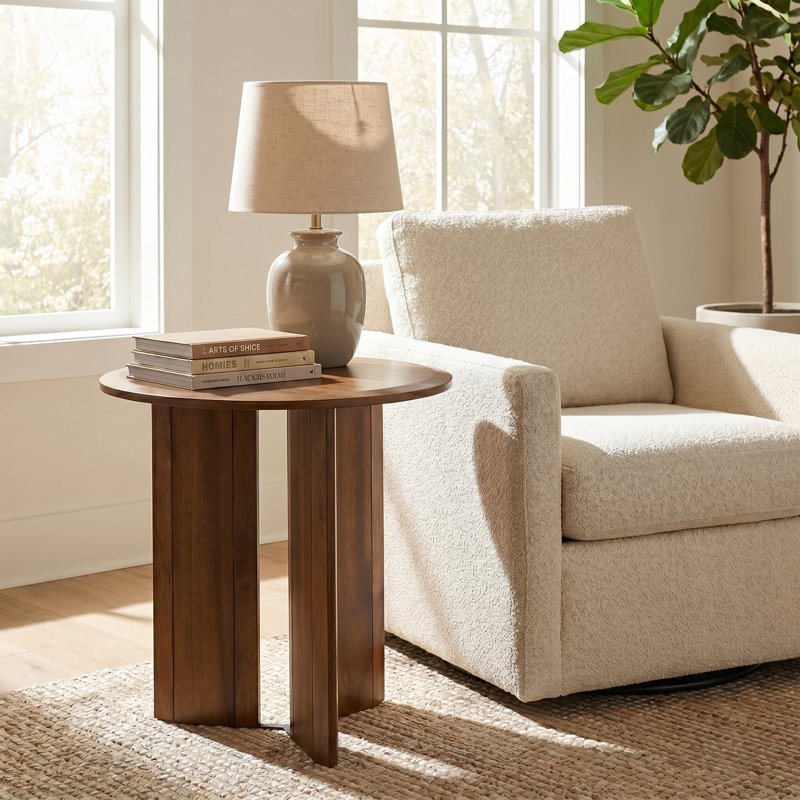 Table d'appoint ronde Kenneth de 56 cm (22 po) en bois de manguier avec piètement à lattes