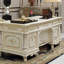 Bureau luxueux sculpté de style français