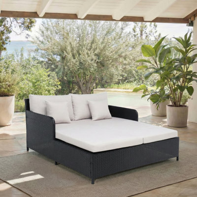 Cadeo 53.1'' Wide Straight Wicker Patio Daybed with Cushions