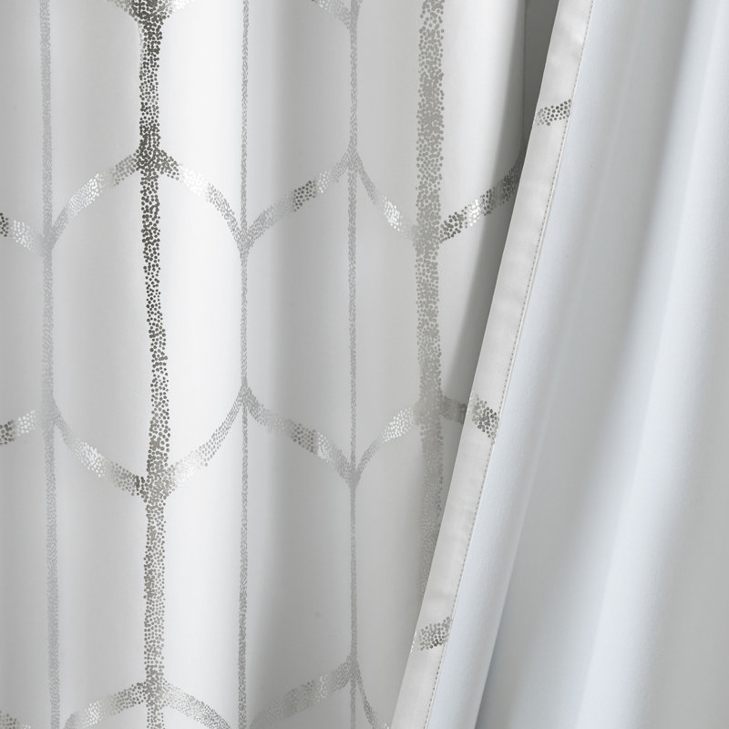 Panneau de rideau simple occultant avec œillets 50 x 63 po Raina, Blanc / argent, l 50 po x L 63 po