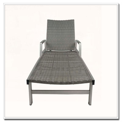 CHAISE LUNGE