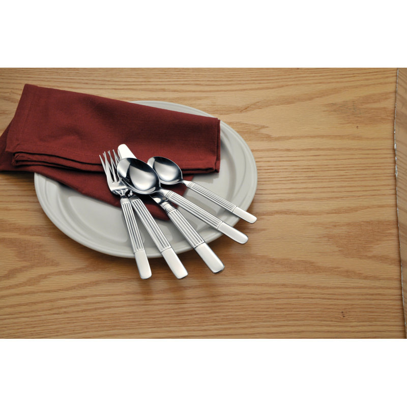 Athena Dinner Knives by Oneida (18/0)