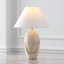 Lampe de table en travertin Kountz