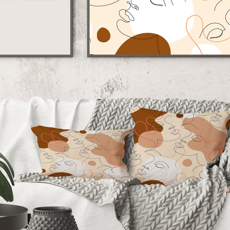 Une housse de coussin rectangulaire avec insert
