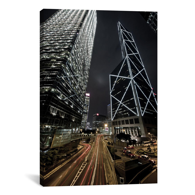 "Gratte-ciel hongkongais de nuit", reproduction de photo sur toile, H 18 po x l 12 po x P 1,5 po