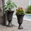 Ensemble de 2 pots à fleurs en forme de pétale sur pied, pots de fleurs d'extérieur de 23,6 po de hauteur avec base solide, motif élégant, PEHD résistant aux intempéries-116832549