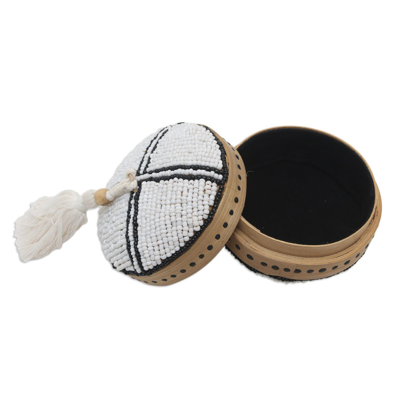 Boîte à bijoux faite à la main