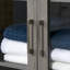 Armoire de rangement pour salle de bain avec tablettes réglables à 3 niveaux, armoire à porte en verre, tour à linge autoportante