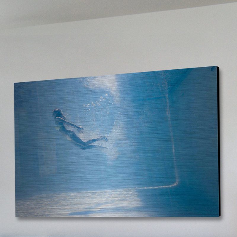 « through the blue » par parvez taj, reproduction d’art sur métal, H 40 po x l 60 po x P 1,5 po