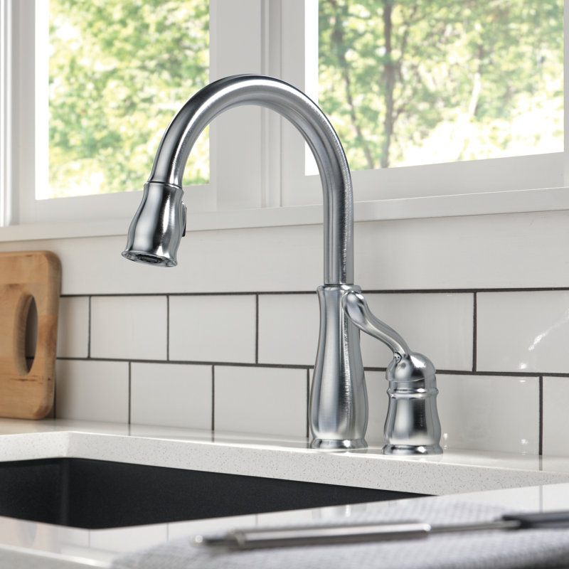Leland Pull Down Single Handle Kitchen Faucet with MagnaTite® Docking and Diamond Seal Technology, Arctic Stainless