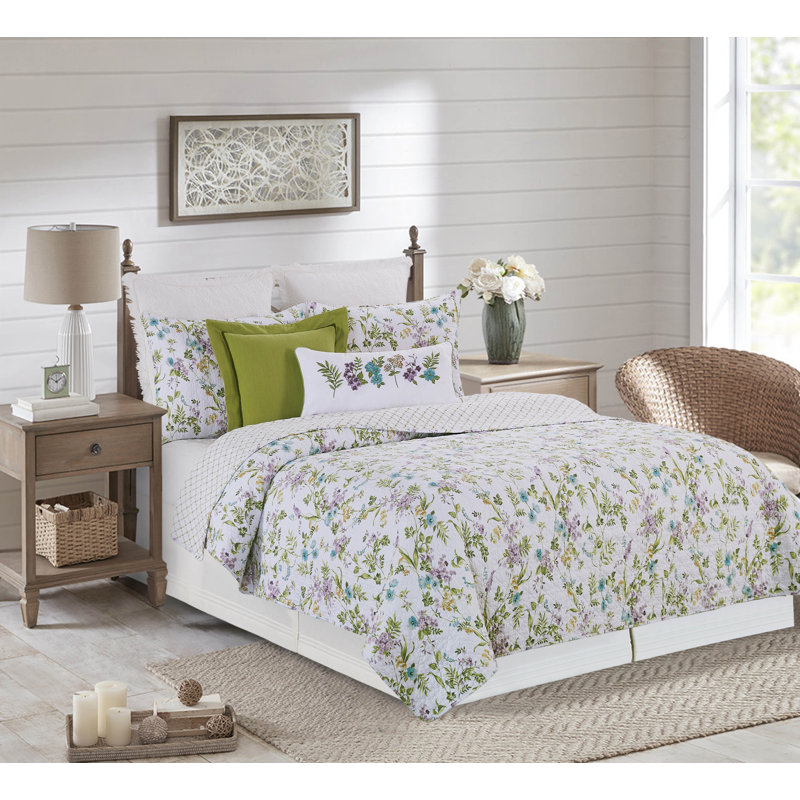 Carley Twin Blue Cotton Reversible Floral Quilt Set