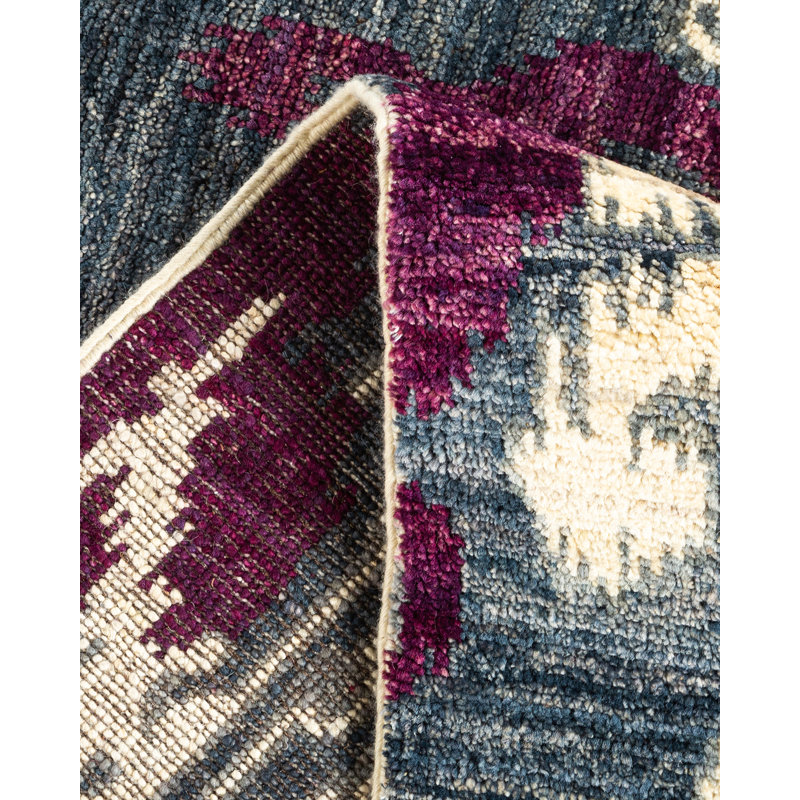 Tapis carré en laine ivoire unique de style années 2010 de 6 pi 1 po x 6 pi 2 po Erstein
