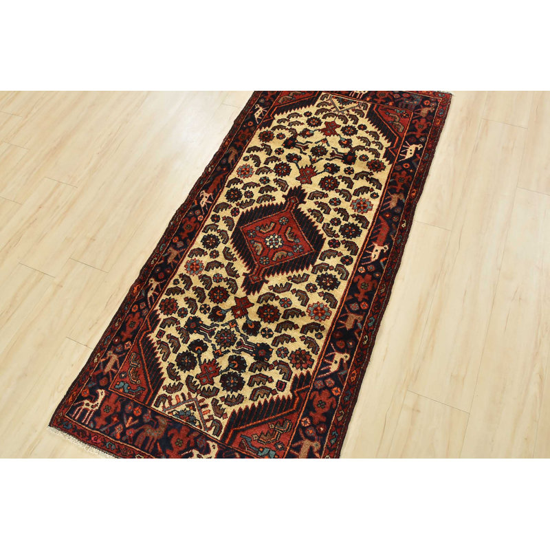 Tapis blanc unique de 2 pi 10 po x 6 pi 2 po