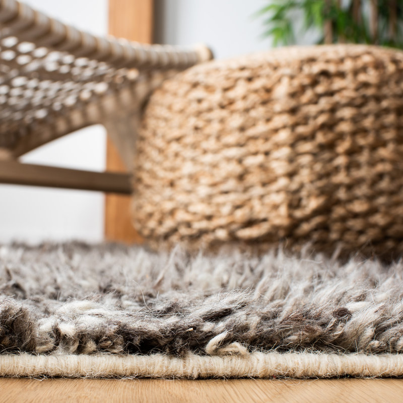 Aitkin Hand Woven Wool Solid Color Rug, Rectangle 4' x 6'