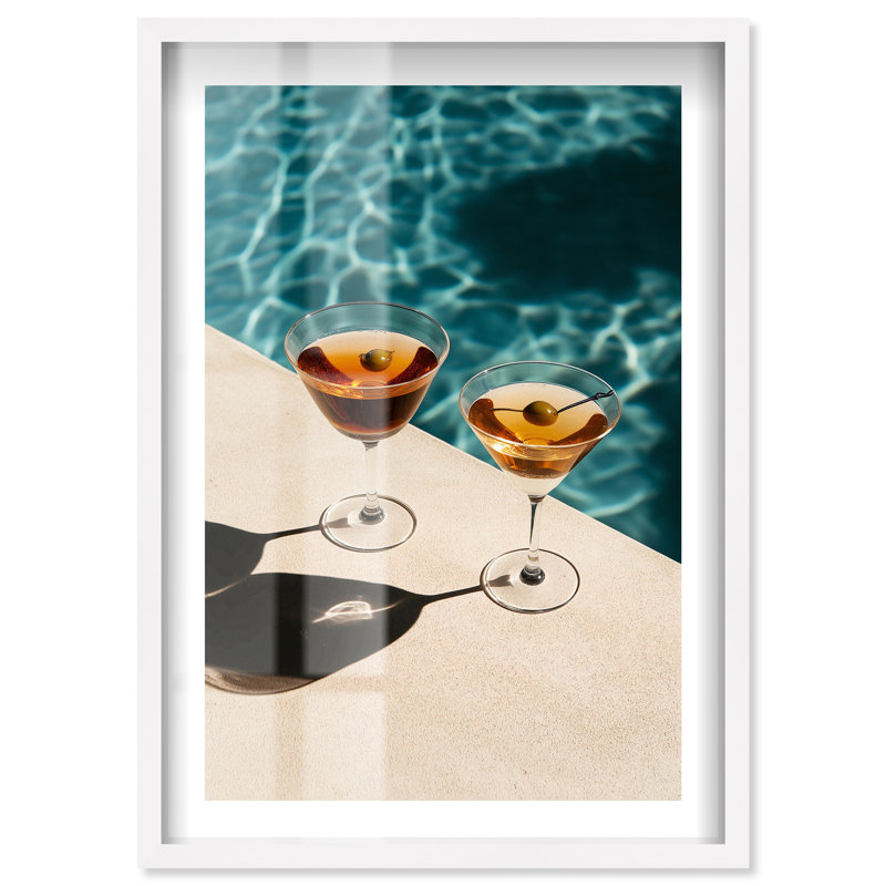 «Poolside Sips Shadowbox Print» par Notoriart, H 31 po x l 21 po, Blanc