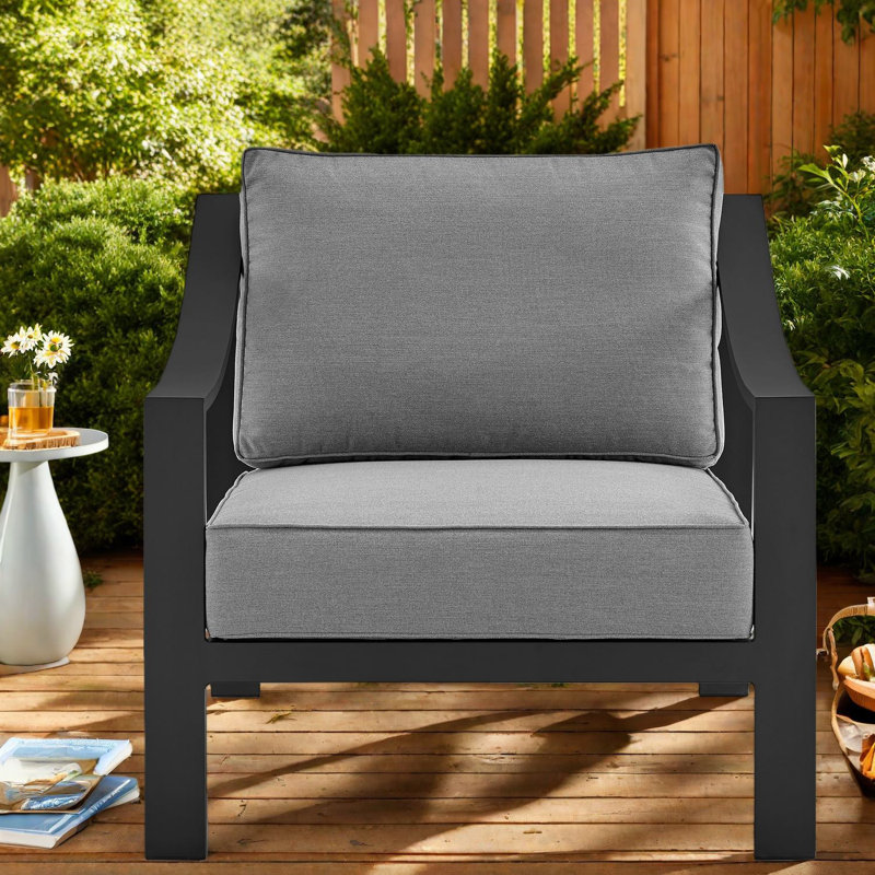 Chaises longues de patio rembourrées durables, conception en aluminium moderne pour les espaces extérieurs