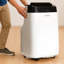 Climatiseur portatif 10 000 BTU 3-en-1 AC / ventilateur / déshumidificateur en blanc avec télécommande, refroidit jusqu'à 250 pieds carrés Ensemble de fenêtre facile à installer