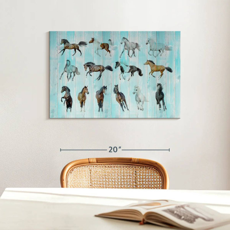 Chevaux en bois, H 16 po x l 24 po