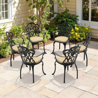 Chaise de patio en fonte d'aluminium 6 pièces avec cadre noir et coussins blanc cassé