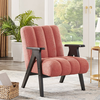 Chaise contemporaine corail avec du bois et du confort pour la décoration intérieure